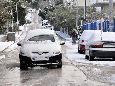 Με χρήση αντιολισθητικών αλυσίδων η κίνη...