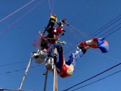 Διάσωση του… Άγιου Βασίλη από την Πυροσβεστική 