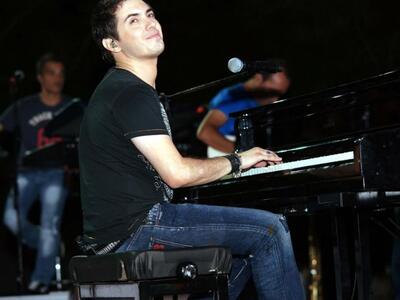 Ο Μιχάλης Χατζηγιάννης στο Αίγιο 