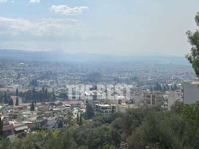 Πάτρα: O καπνός από τη φωτιά στο Άνω Κασ...