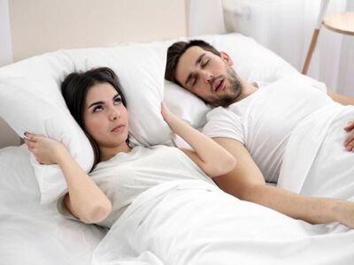 6+1 τρόποι για να σταματήσετε το ροχαλητό 