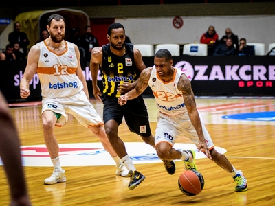 ΠΑΡΑΚΟΛΟΥΘΕΙΣΤΕ ζωντανά την αναμέτρηση τ...