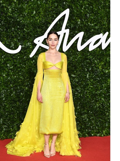 Eμίλια Κλαρκ με Schiaparelli