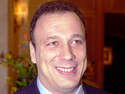 Βγαίνει στο σφυρί η βίλα του Φώτη Μπόμπολα