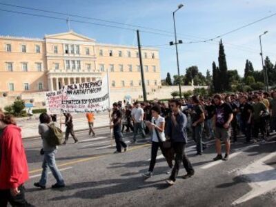 Κατάληψη στα γραφεία του ΟΑΕΕ στην Αθήνα