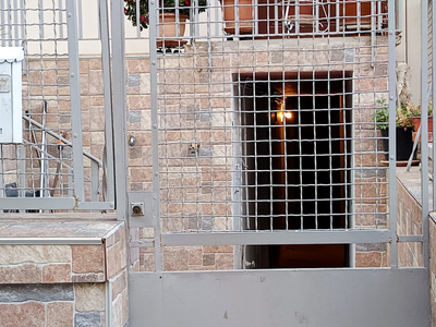 Νέα Χαλκηδόνα: Με χτυπήματα στο πρόσωπο ...