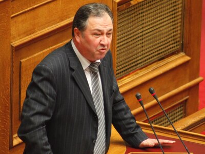 Το ΠΑΣΟΚ μαζεύει ήδη υπογραφές για σύστα...