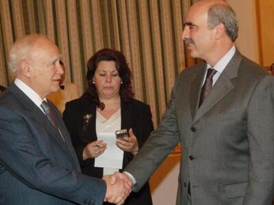 Συνάντηση Παπούλια - Μεϊμαράκη το μεσημέ...