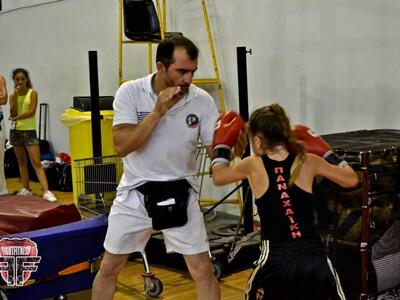 Πειθαρχία και σκληρή δουλειά για μικρές ...