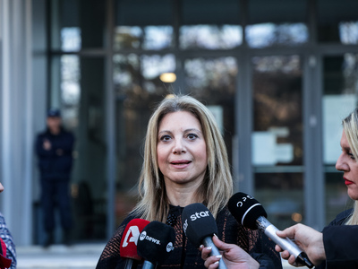 Η Καρυστιανού, οι αμβλώσεις και η «πολιτ...