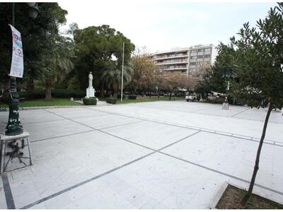 Πάτρα:Tην έκλεψε στην πλατεία Όλγας - Συ...