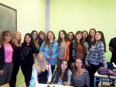 Μητέρα και κόρη στα ίδια θρανία... Στο Ε...