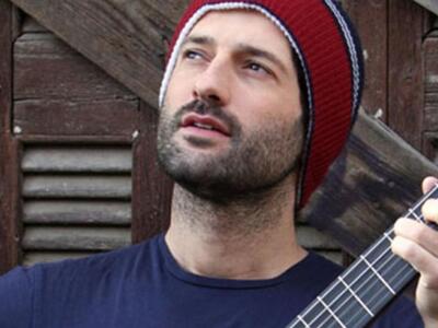 O ηθοποιός Όθωνας Μεταξάς σε 4 live εμφα...