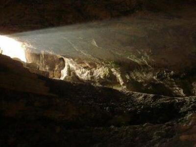 Τα 3 ελληνικά σπήλαια με τις πιο παράξεν...