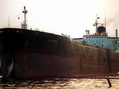 Ο καλός ο καπετάνιος στο «παρκάρισμα» φα...