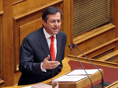 Για αρπαγή των εισφορών κατηγορεί την κυ...