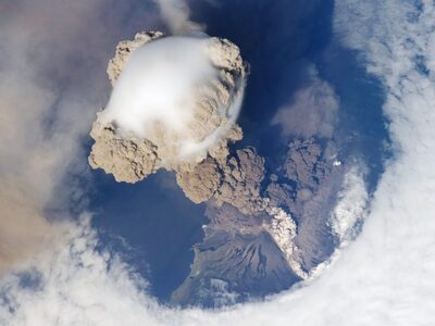 Ηφαίστειο Sarychev: Εξερράγη 13 χρόνια π...
