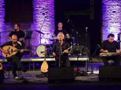 O Omar Faruk Tekbilek και οι φίλοι του κ...