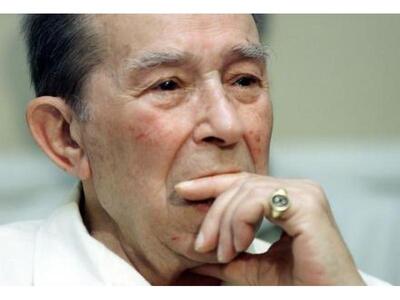 Πέθανε ο μεγάλος συγγραφέας Ιάκωβος Καμπανέλης