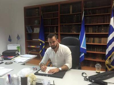 Παραιτούνται ο ένας μετά τον άλλον οι αν...