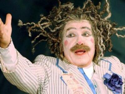 Το τελευταίο χειροκρότημα στον Θύμιο Καρ...