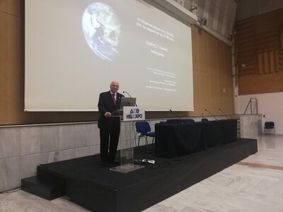 Ξηρασία και ερημοποίηση της Δυτικής Ελλάδας λόγω κλιματικής αλλαγής- Τι αναφέρει ο ακαδημαϊκός Χρήστος Ζερεφός Ο κ. Ζερεφός στο βήμα του ομιλητή