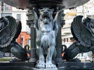 Ανάδειξη των σιντριβανιών της πλατείας Γ...