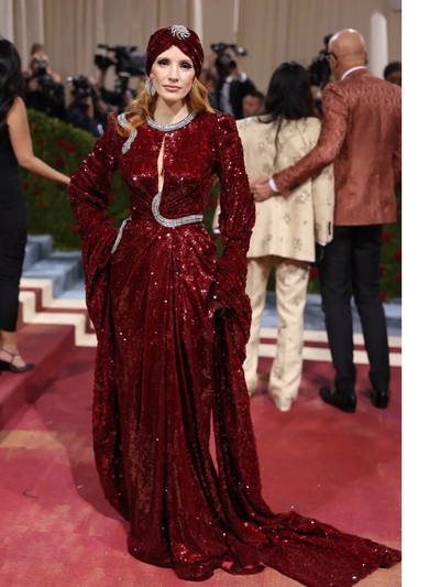 Τζέσικα Τσαστέιν με Gucci