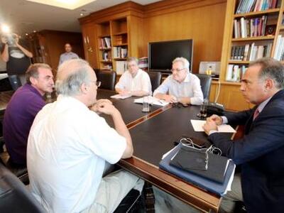 Επαναφορά της βάσης του δέκα ζητούν πρόε...