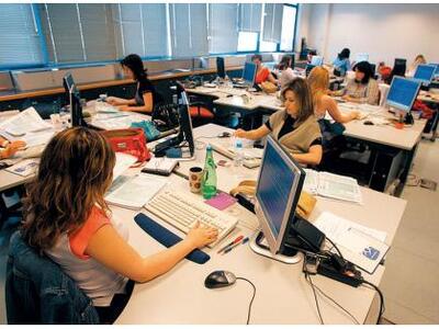 10.000 θέσεις σε δήμους και υπουργεία