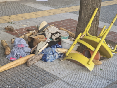 Θεσσαλονίκη: Γυναίκα βγήκε γυμνή στο μπα...