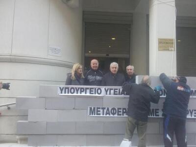 Αντιπροσωπεία από την Πάτρα στο... χτίσι...