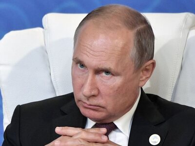 Έτοιμος να εργαστεί με οποιονδήποτε Αμερ...