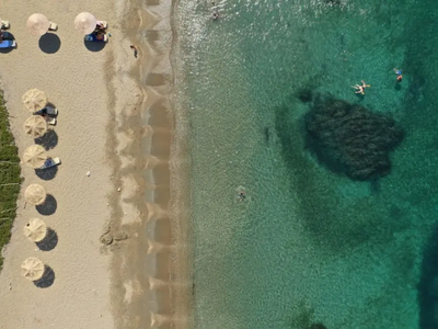 Οι καλύτερες παραλίες για το 2023 στην Ε...