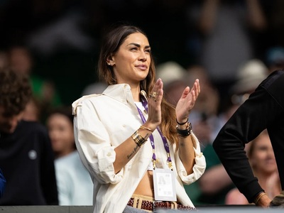 H αγαπημένη του τον χειροκρότησε πρόσφατ...