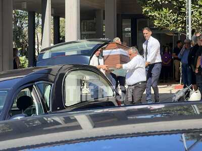 Πάτρα: Θλίψη στην κηδεία του Γιάννη Μάζη...