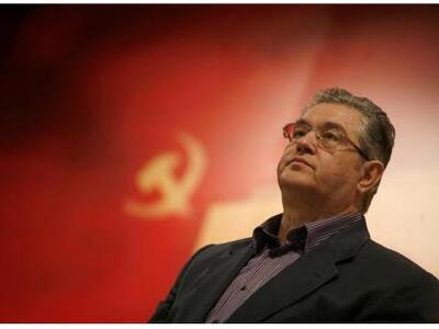 Ποιός είναι ο Δημήτρης Κουτσούμπας που δ...