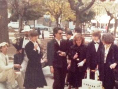 Παραμονές  του 1984 στην πλατεία Ολγας- ...