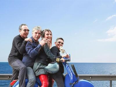 Μπλε: Πέθανε ο μπασίστας του συγκροτήματ...