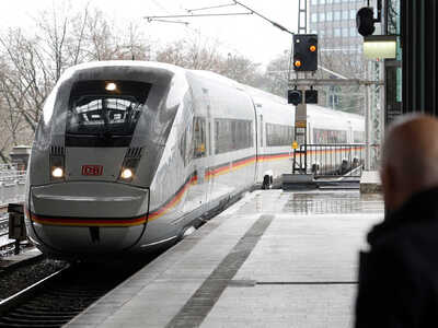 Ελβετία: Δυο εκτροχιασμοί τρένων - Πολλο...