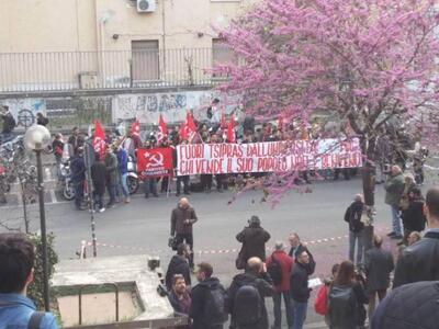 H Ιταλική κομμουνιστική νεολαία δεν θέλε...