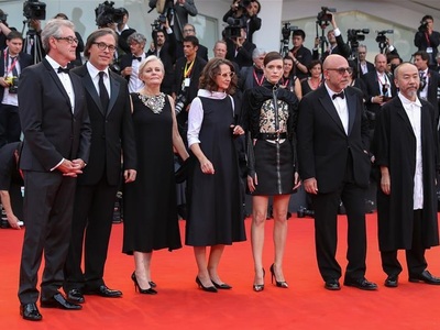 Η άφιξη της επιτροπής