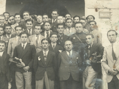 Η αποστολή του Ολυμπιακού (26/9/1933) στ...