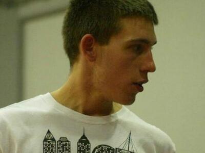 Στον Α.Ο. Ακράτας ο 19χρονος καλαθοσφαιρ...