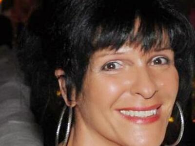 Έξαλλη η Σοφία Βόσσου για τα "τριάρ...