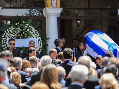 Το τελευταίο αντίο στον Πέτρο Μολυβιάτη