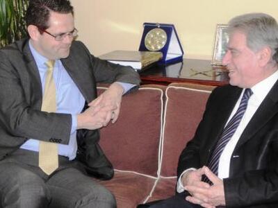 Στον Περιφερειάρχη Ιονίων Νήσων ο Πρέσβη...