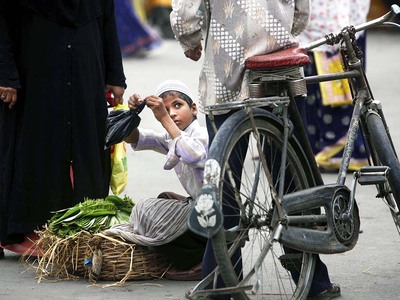 Περισσότεροι φτωχοί στην Ινδία απ' ότι σ...