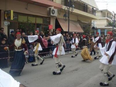 Ξεκινά το καρναβάλι των Λεχαινών στη γει...