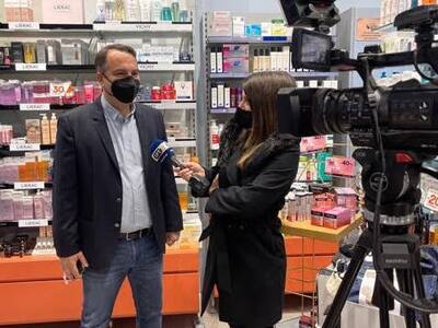 Τρία δωρεάν self τεστ από τα φαρμακεία έ...